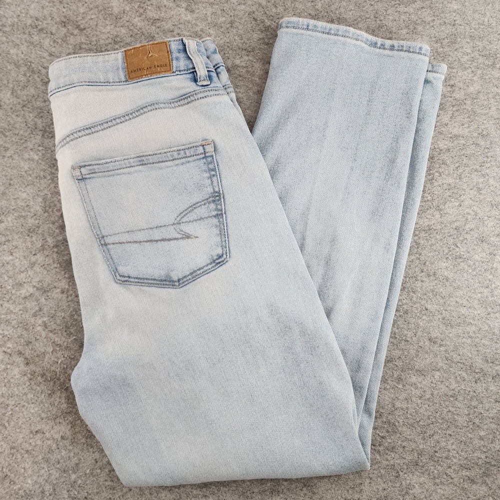 American Eagle Light Wash Distressed Mom Straight Jeans Denim Women Size 10